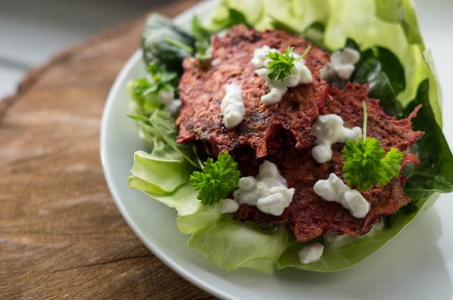 Rødbedefrikadeller med feta og persille Rødbedefrikadeller med feta og persille