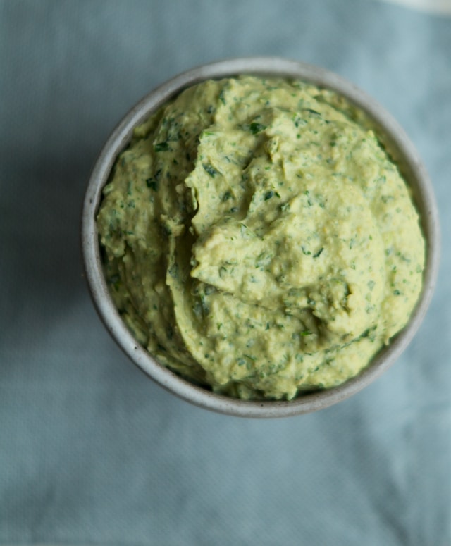 Grøn persille hummus - hummus med persille og spinat