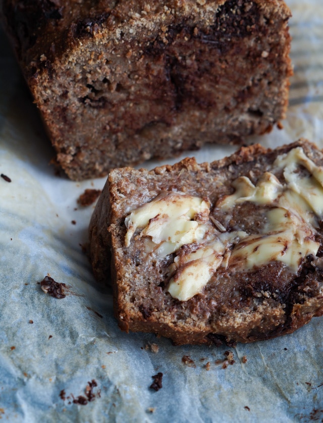 Sundt bananbrød med chokolade og peanutbutter Sundt bananbrød med chokolade og peanutbutter