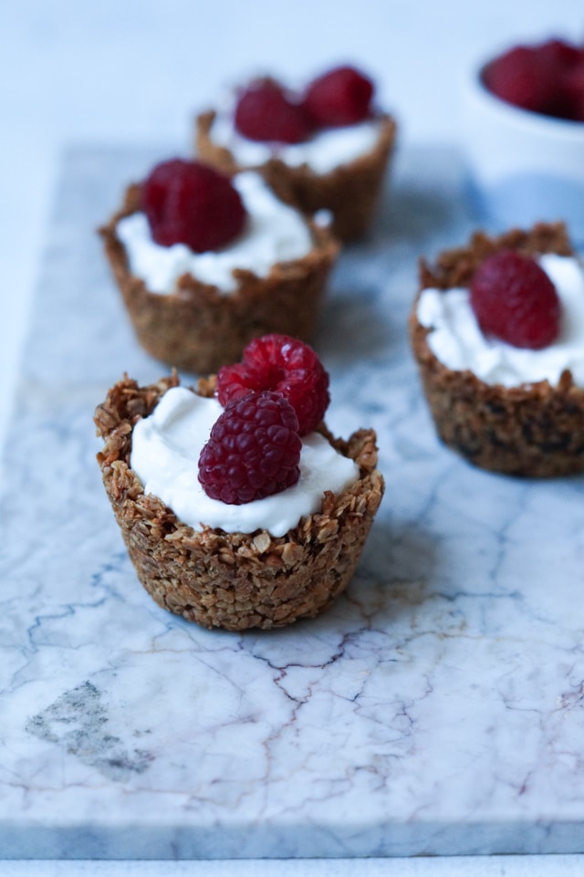 Små granola cups med skyr