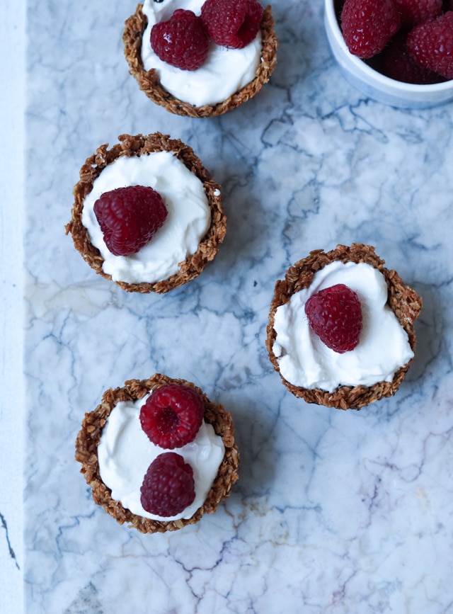 Små granola cups med skyr