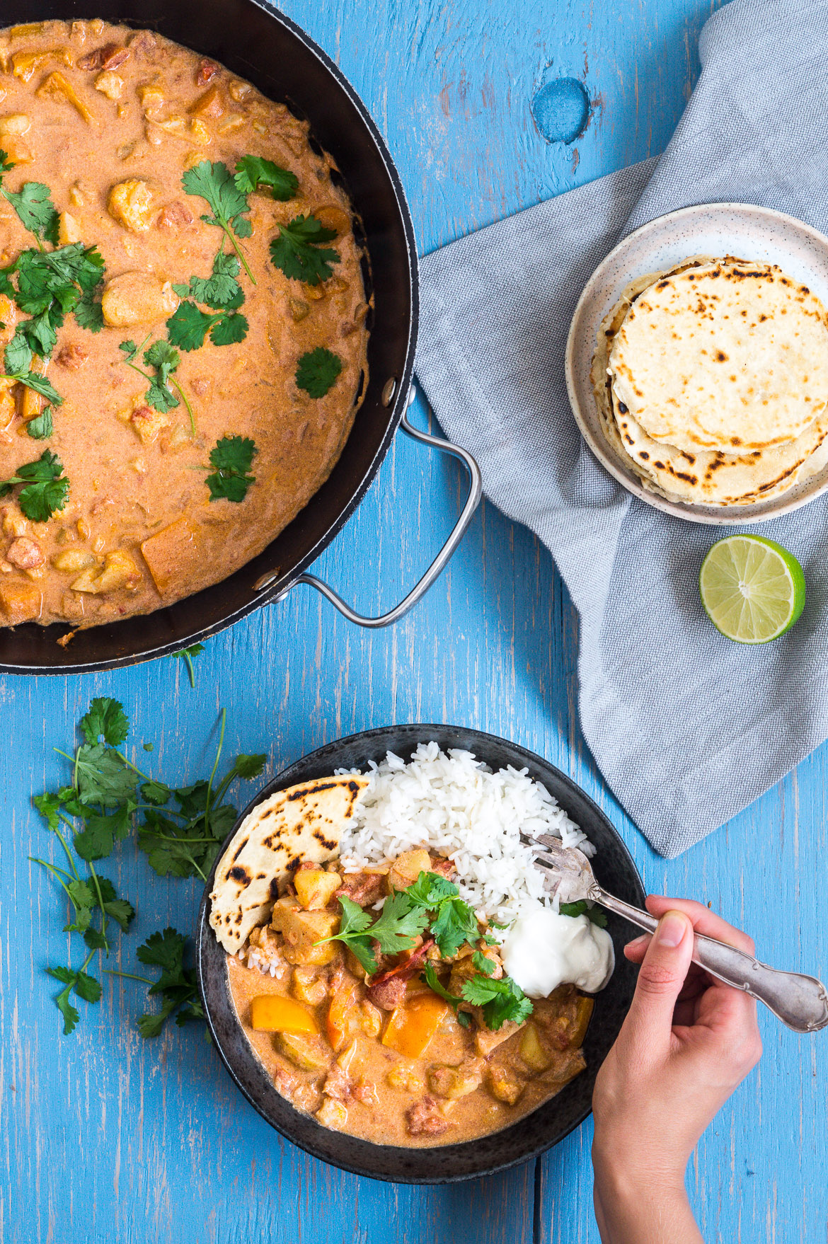 Indisk curry med blomkål og gulerødder