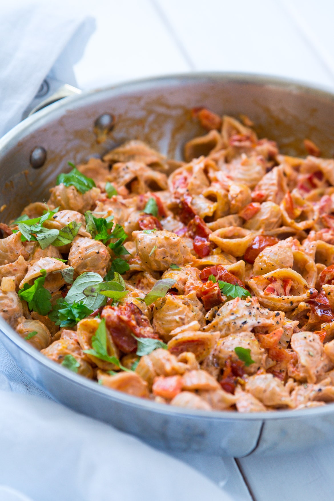 Pasta med bagte tomater og flødesauce Pasta med bagte tomater og flødesauce
