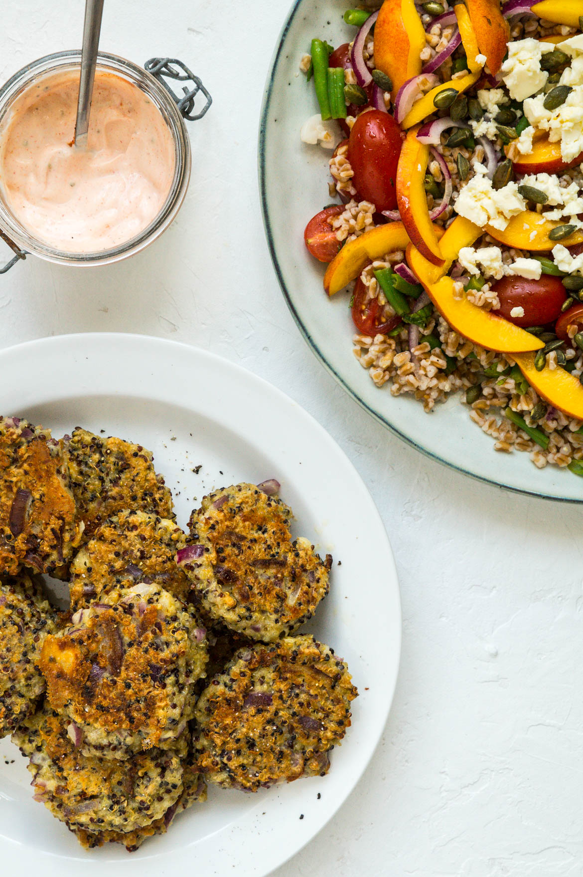 Quinoafrikadeller - vegetariske deller med quinoa og feta Quinoafrikadeller - vegetariske deller med quinoa og feta