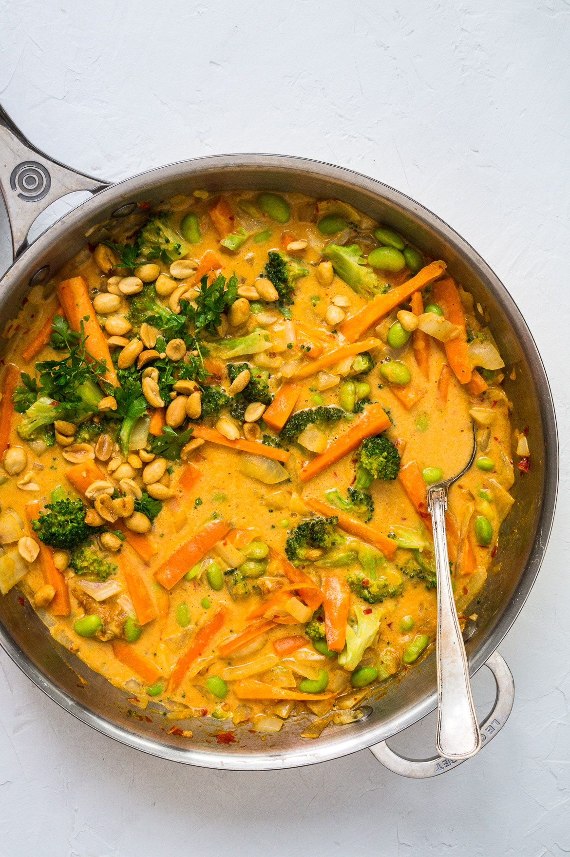 Vegetarisk panang med grønt, rød karrypasta og kokosmælk Vegetarisk panang med grønt, rød karrypasta og kokosmælk