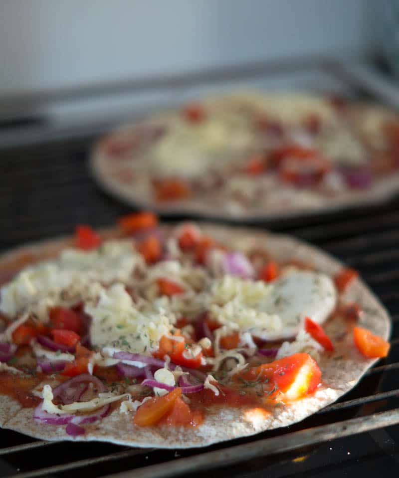 Tortilla pizza Tortilla pizza