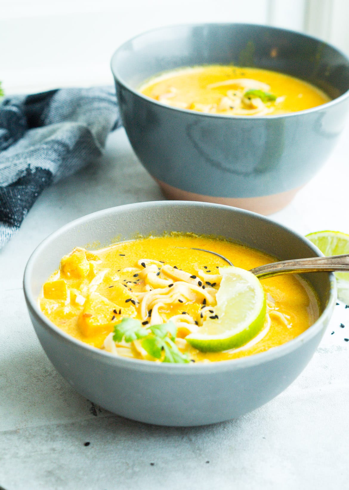 Thaisuppe - Asiatisk vegetarisk suppe Thaisuppe - Asiatisk vegetarisk suppe