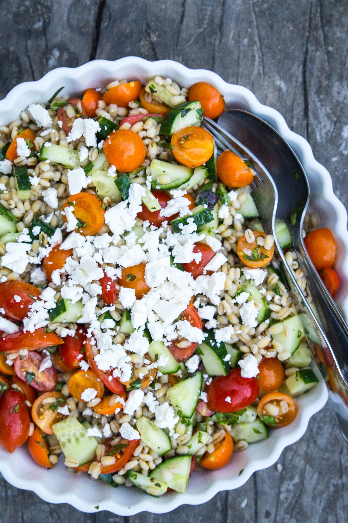 Simpel tomatsalat med perlebyg Simpel tomatsalat med perlebyg