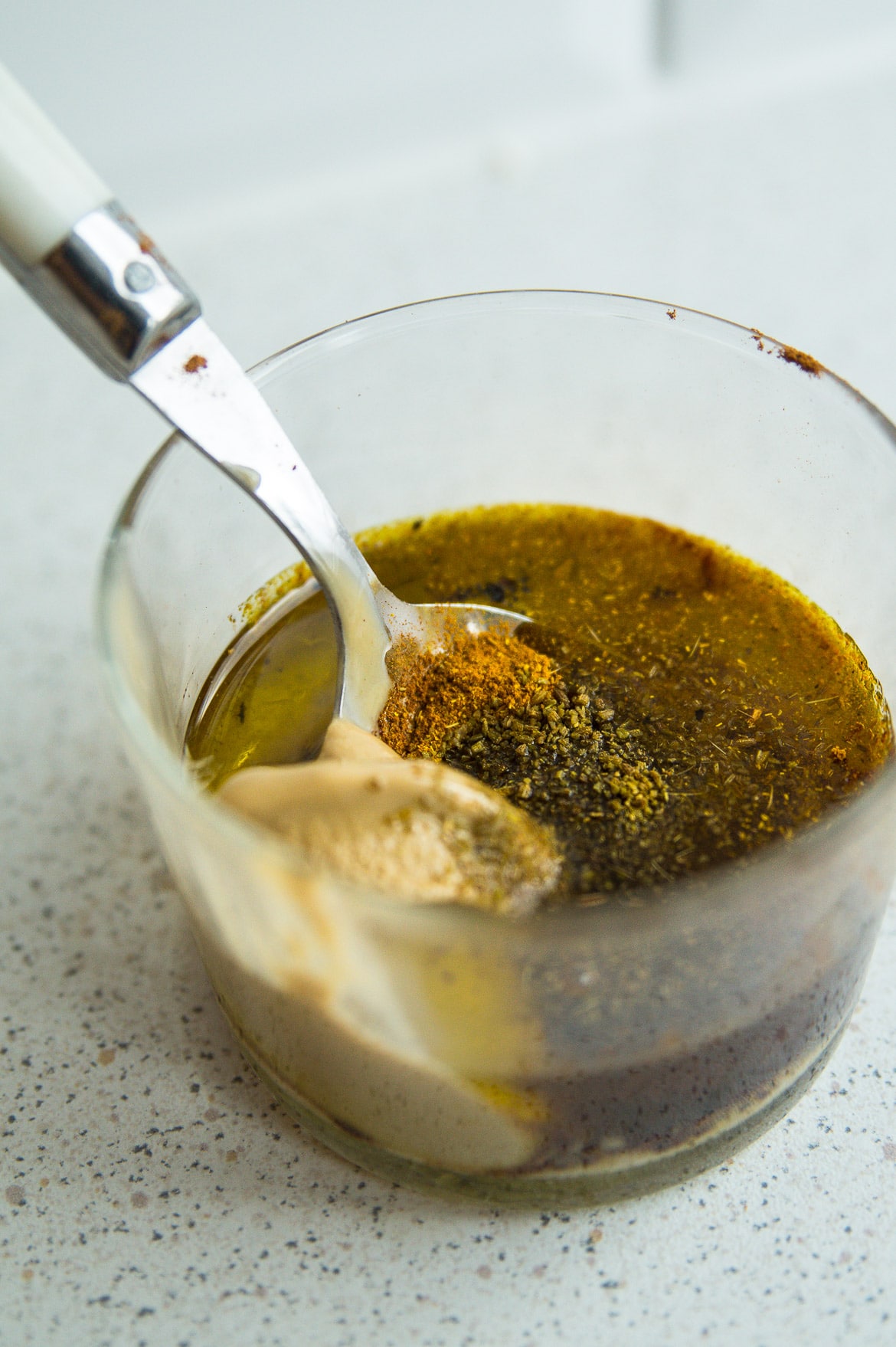 Grønkålssalat med bagte gulerødder med marrokansk dressing Grønkålssalat med bagte gulerødder med marrokansk dressing