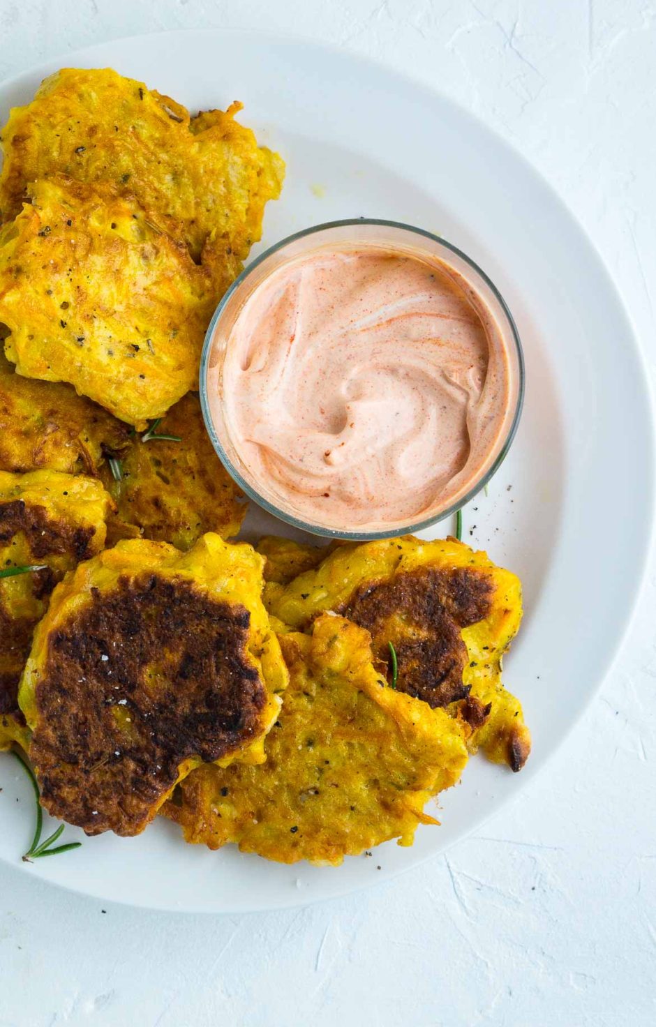 Nem dressing med paprika, ketchup og hvidløg