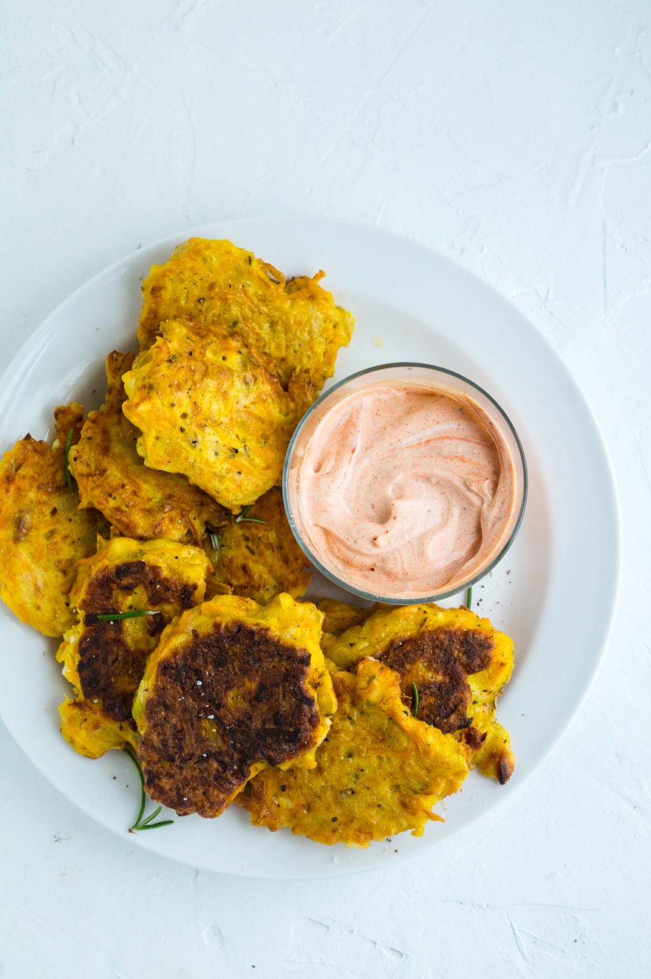 Nem dressing med paprika, ketchup og hvidløg