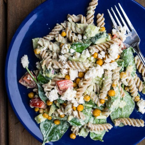 Pastasalat vendt i guacamole