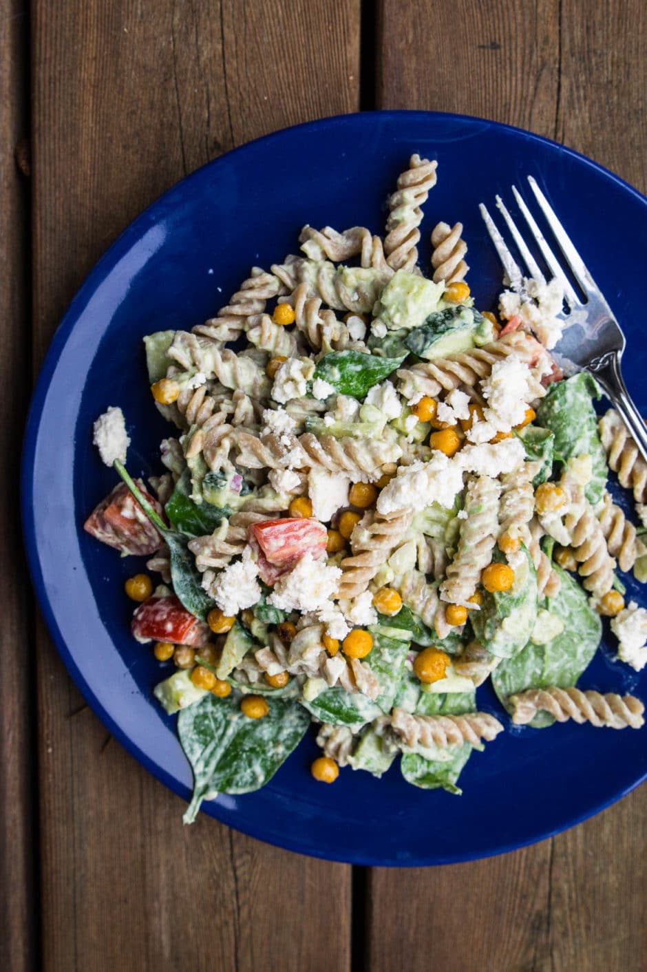 Pastasalat vendt i guacamole