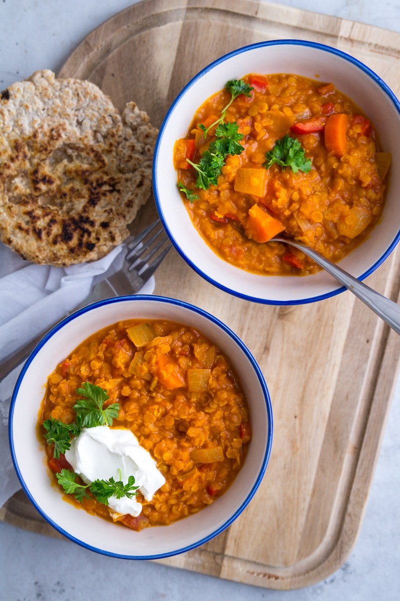 Vegansk linsegryde med gulerødder og kokosmælk