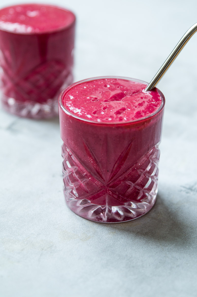 Rødbede smoothie med jordbær