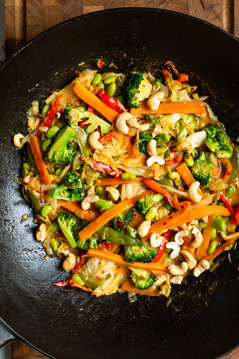 Vegetarisk wok med kokosmælk
