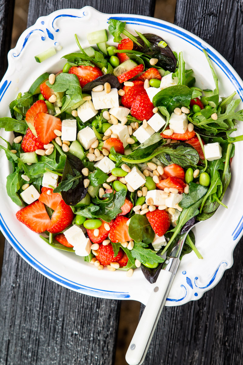 Jordbærsalat med spinat og feta