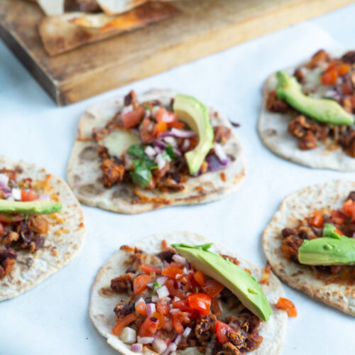 Tostadas med bønner