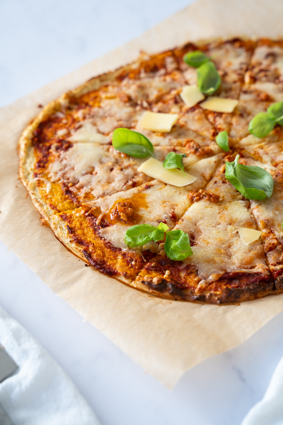 Pizza med grøntsagsbund