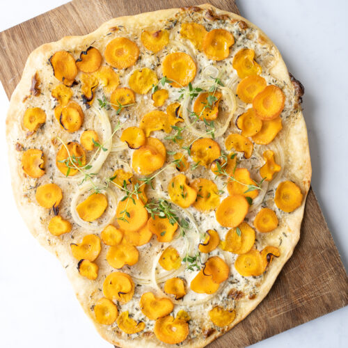 Flammkuchen med gulerødder