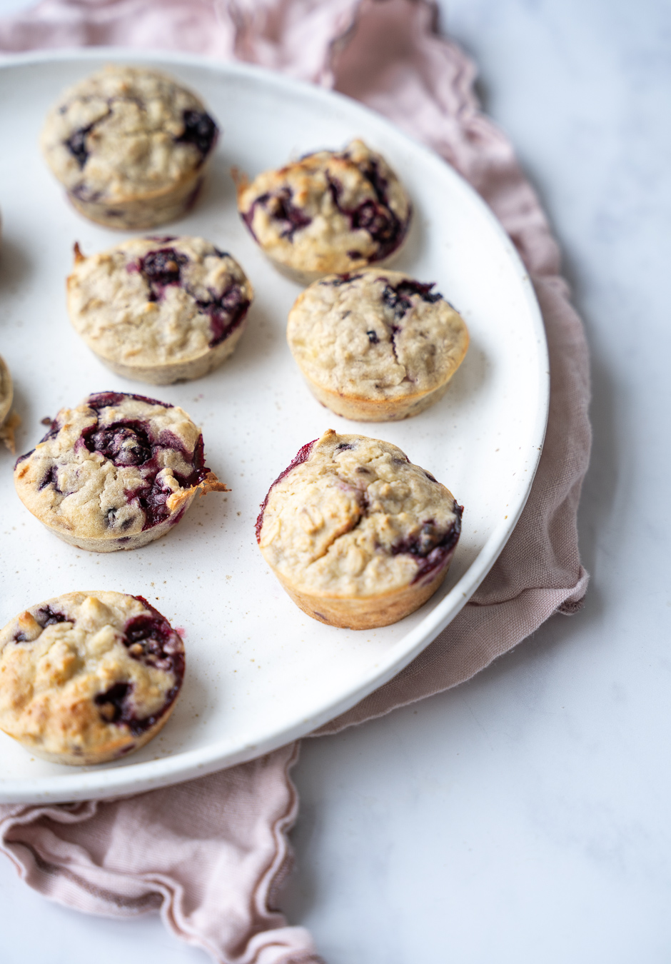 Morgenmadsmuffins med brombær