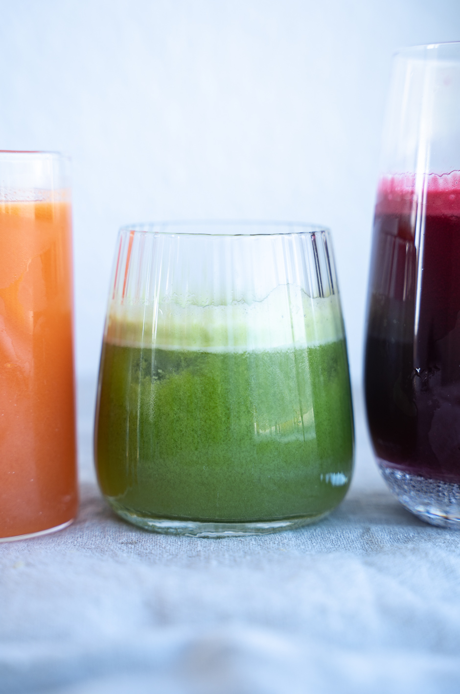 Juice med spinat, æble og squash