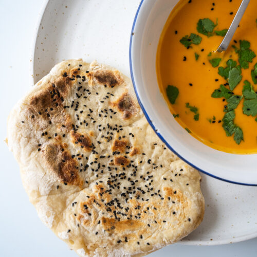 Hytteost naan